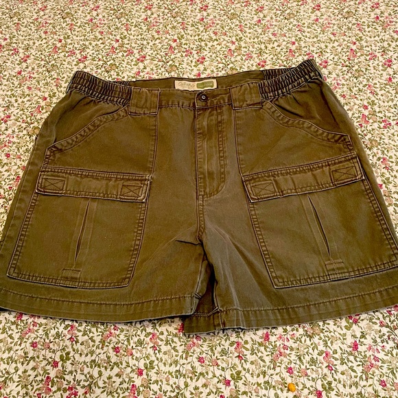 Cabela’s Men’s 100% cotton cargo shorts, size 36, excellent pre-owned condition - Picture 2 of 4